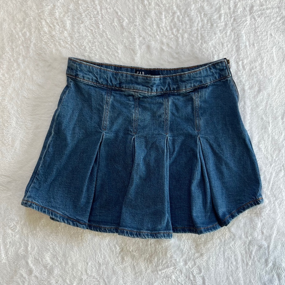 GAP Girl's Pleated Denim Skirt, size Teen 18-20